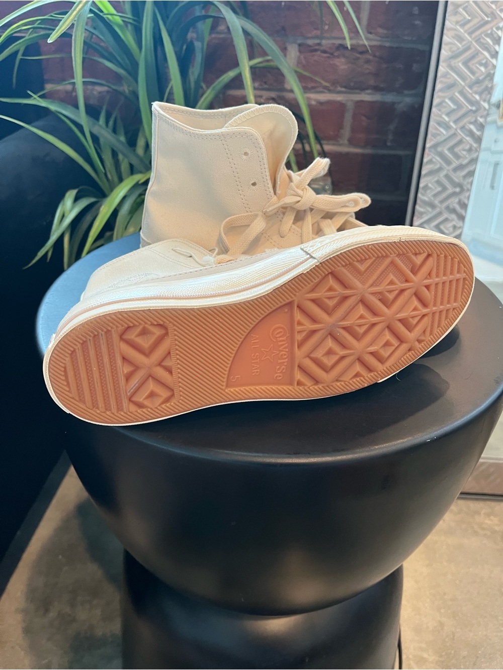 Converse Chuck Taylor All Star 70 Hi ‘Beige’ NWOB (Limited Stock Online) - Picture 4 of 6